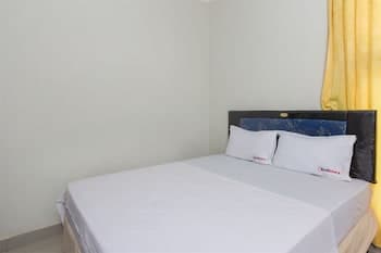 RedDoorz @ Poppies Lane Two