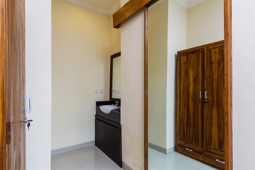 RedDoorz @ Danau Tamblingan Sanur