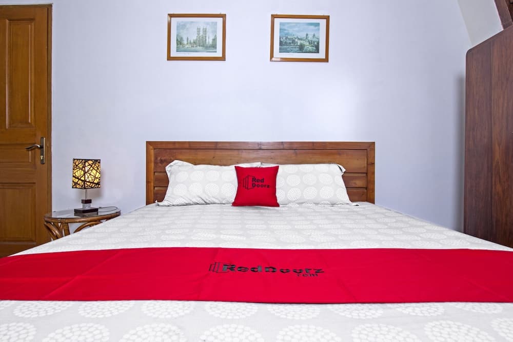 RedDoorz Plus near Parahyangan University