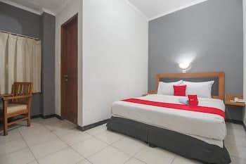 RedDoorz near Cihampelas Walk