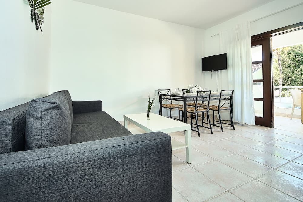 Los Corales Beach Village