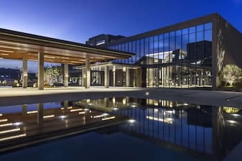 Hilton Ningbo Dongqian Lake