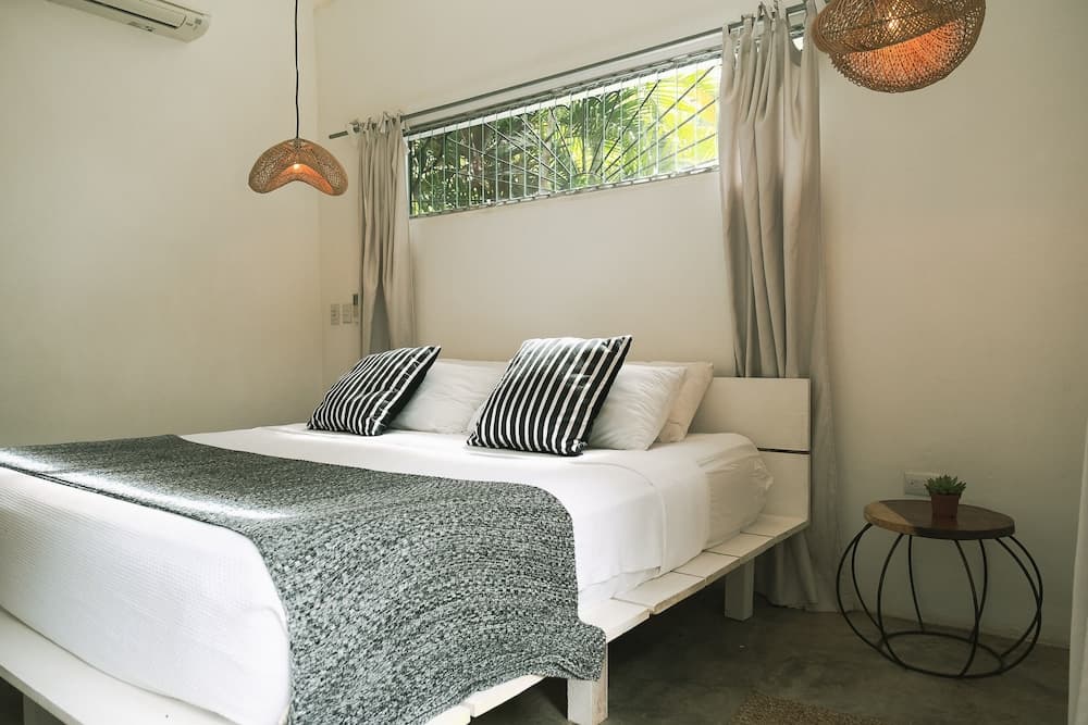 La Negra Surf Hotel & Soda