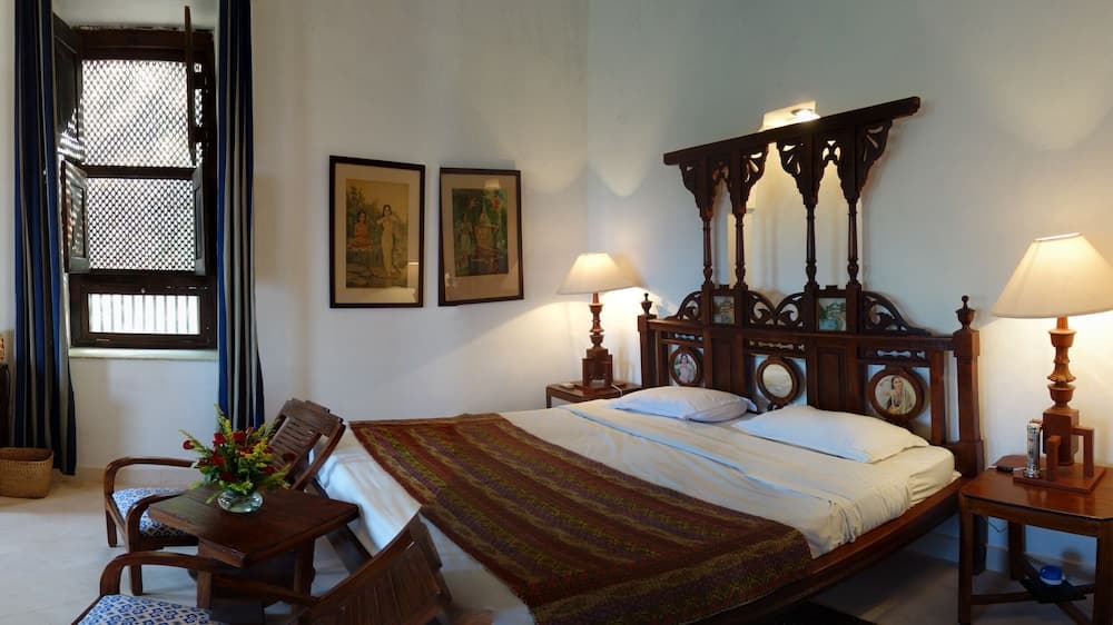 Neemrana Fort-Palace