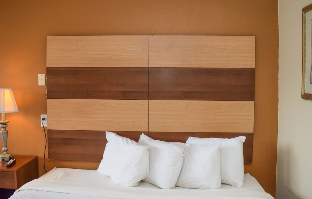 Americana Inn, a Travelodge by Wyndham