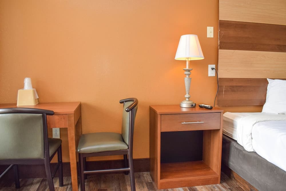 Americana Inn, a Travelodge by Wyndham