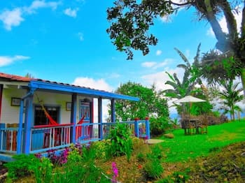 Cabañas y Flores Finca Hotel