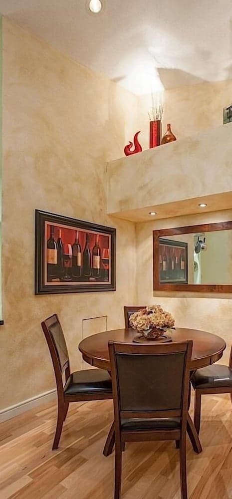 Happy Ours By Signature Vacation Rentals