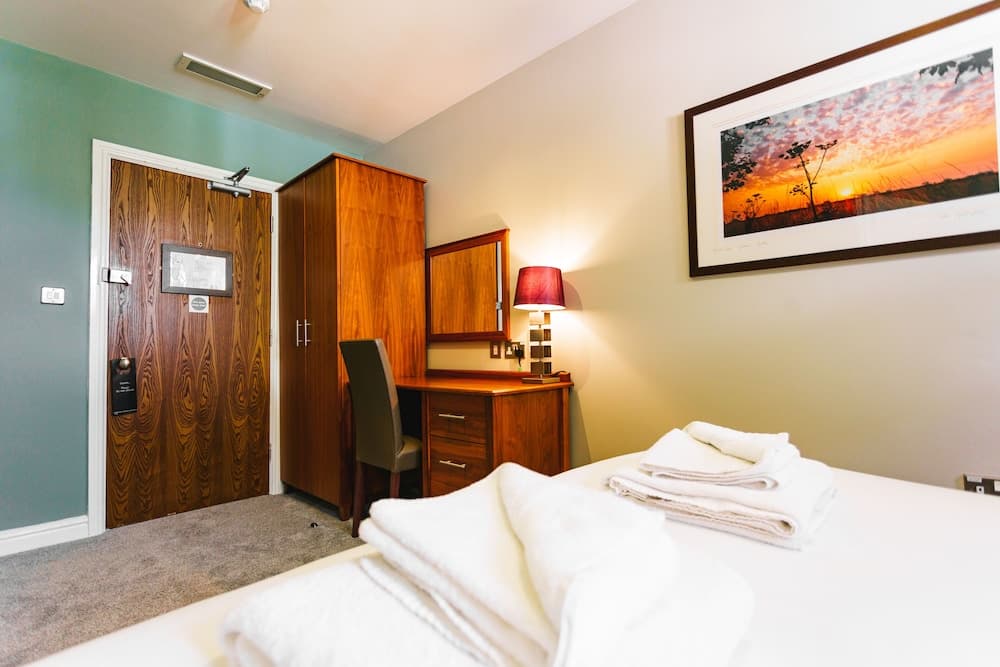 The Dog and Doublet Inn