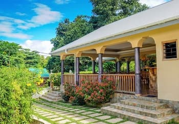 Bernique Guest House