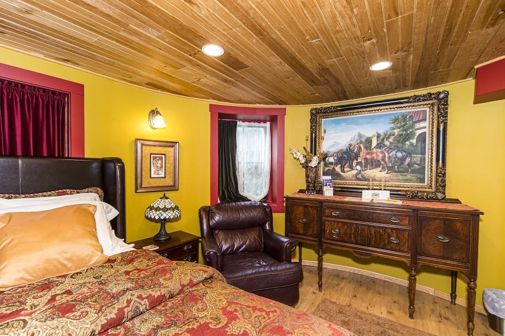 Stone Manor Boutique Inn