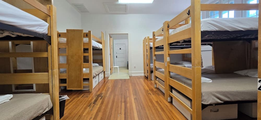 Little Rock Firehouse Museum & Hostel