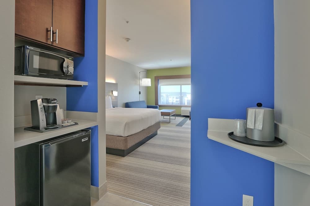 Holiday Inn Express & Suites Houston East - Beltway 8 by IHG