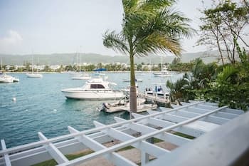 Seawind On the Bay - Apartments