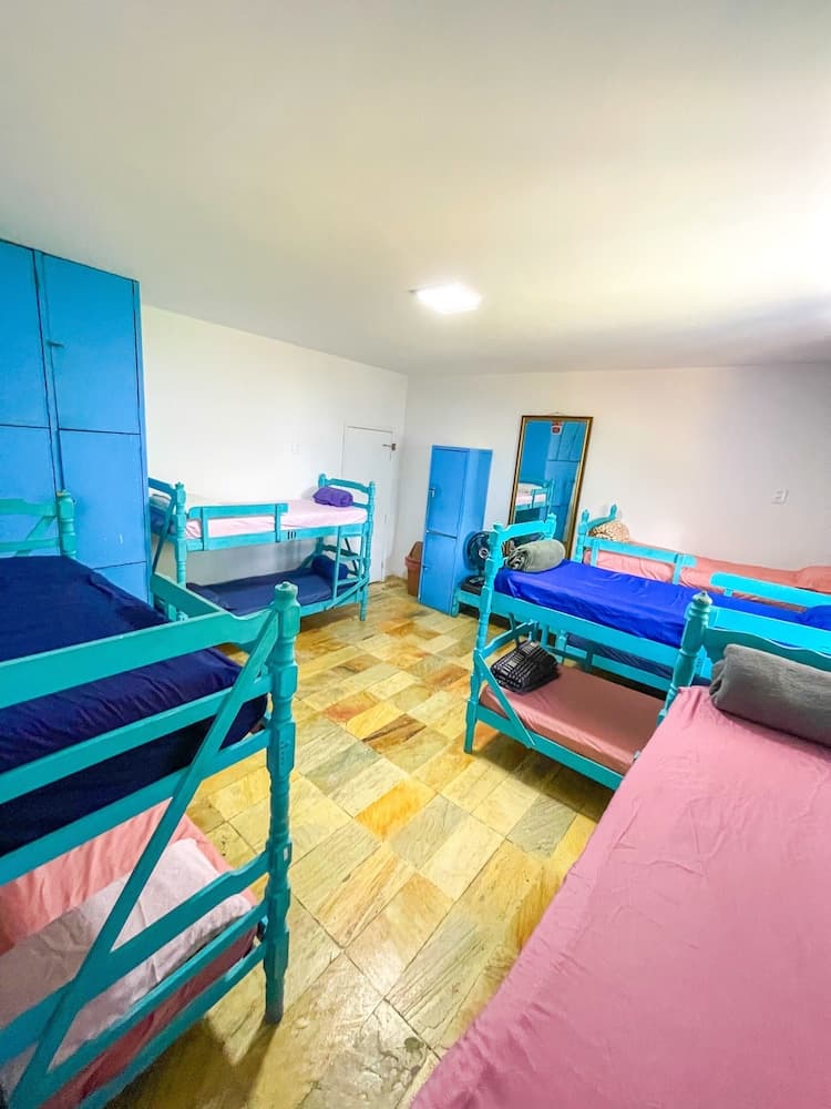 Onça da Praia Hostel