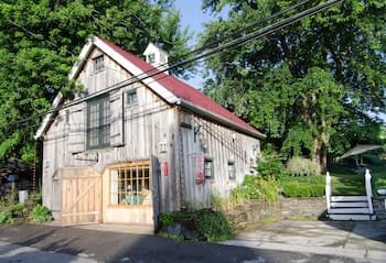 Lily Garden Bed and Breakfast