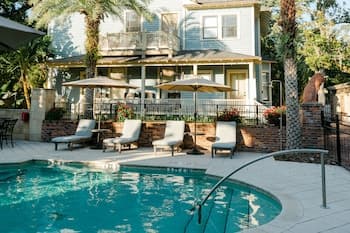 The Collector Inn - Adults Only