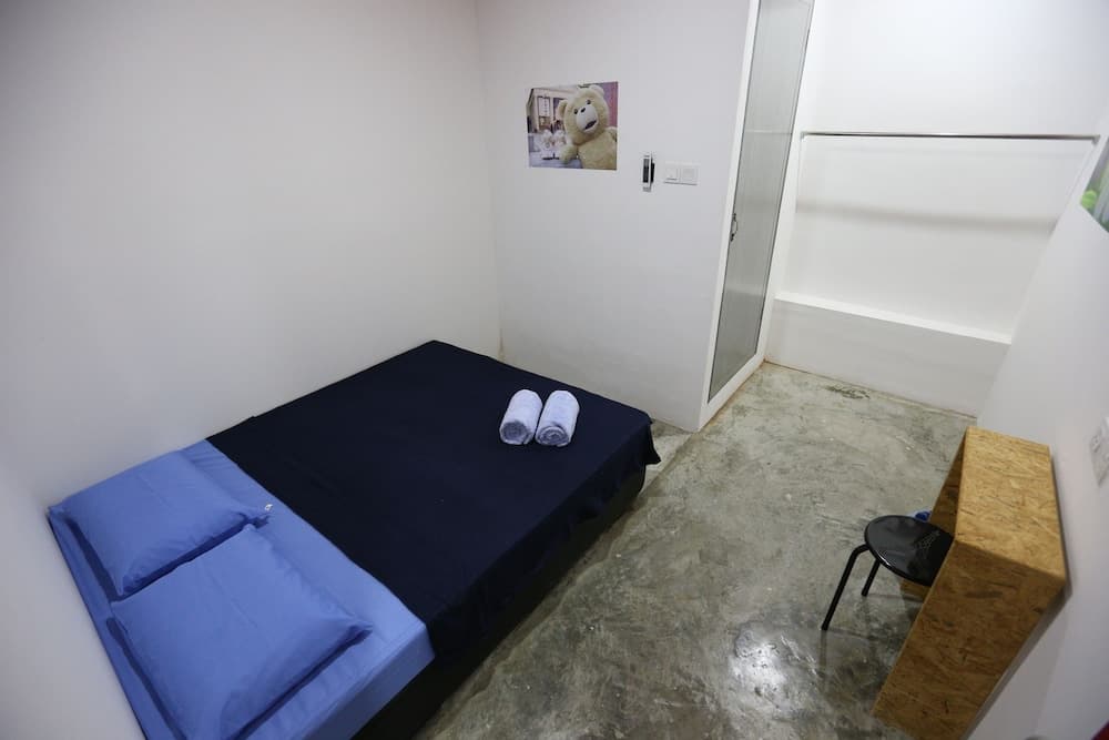 Noisy Room - Bukit Mata