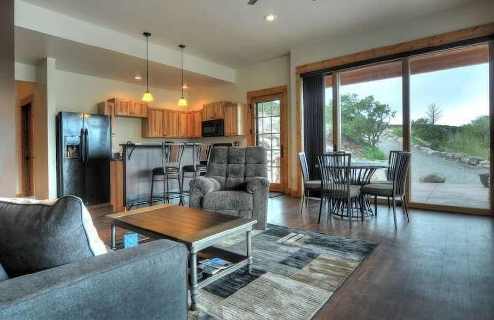 River Time 1 Bedroom Holiday Home By Pinon Vacation Rentals