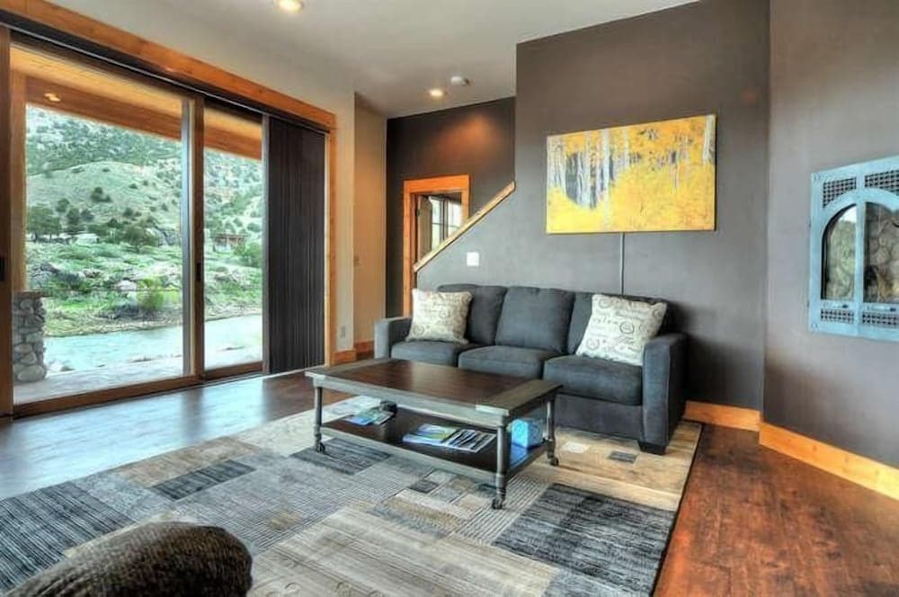 River Time 1 Bedroom Holiday Home By Pinon Vacation Rentals