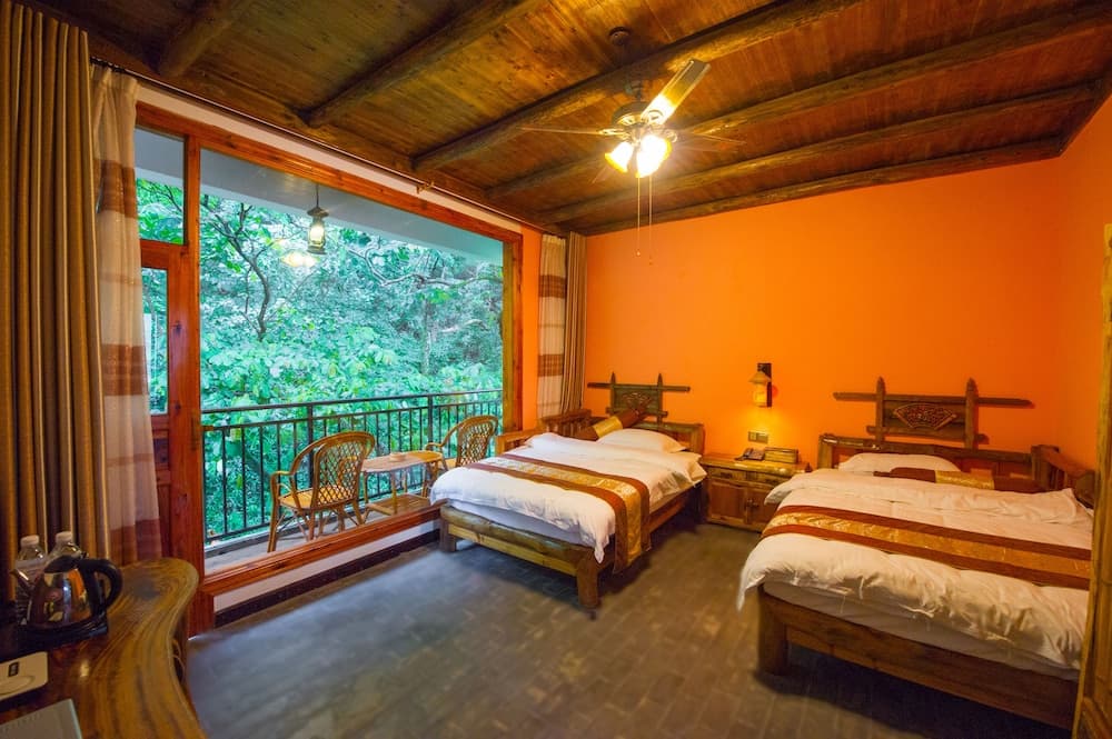 Yangshuo Scenic Mountain Retreat