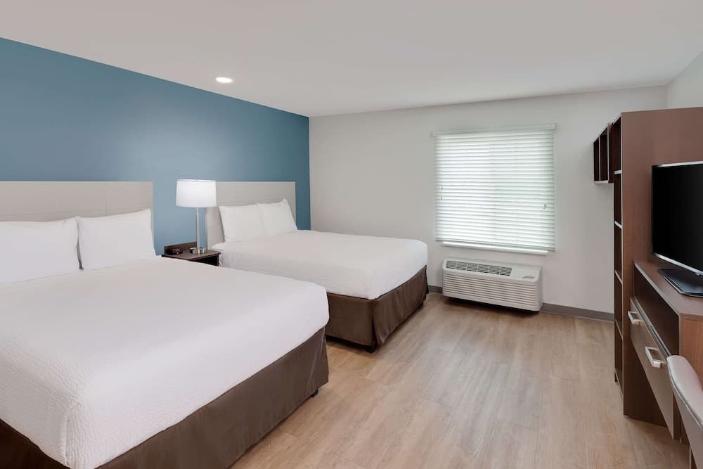 WoodSpring Suites Bakersfield East