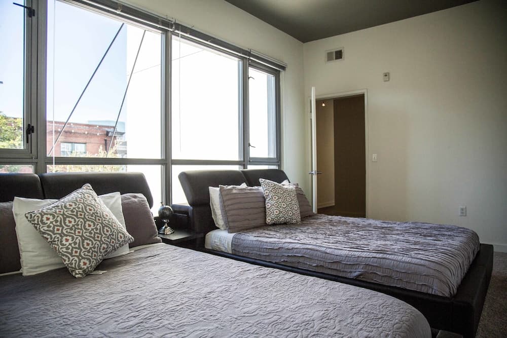 Pelicanstay in Gaslamp Quarter