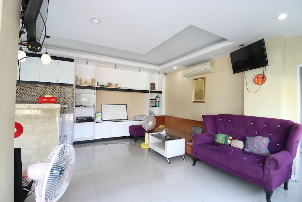 OYO 75389 Pandora house