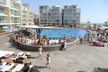 Whitelace Hotel Resort & Spa