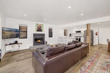 Summit Vellucci 744 by RedAwning