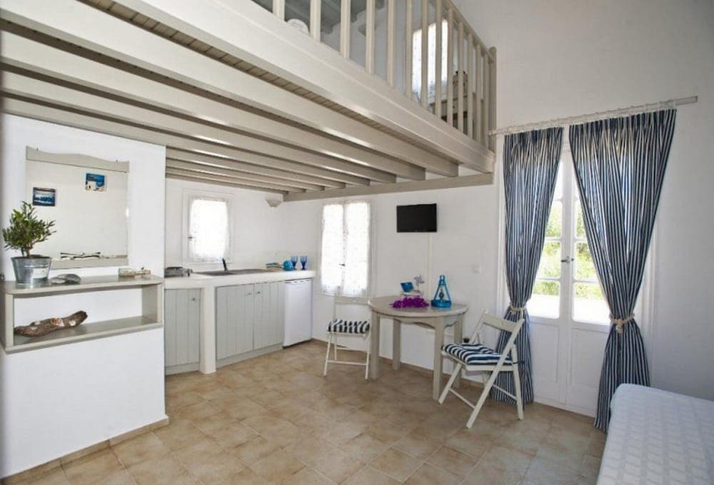 Gryparis Club Apartments