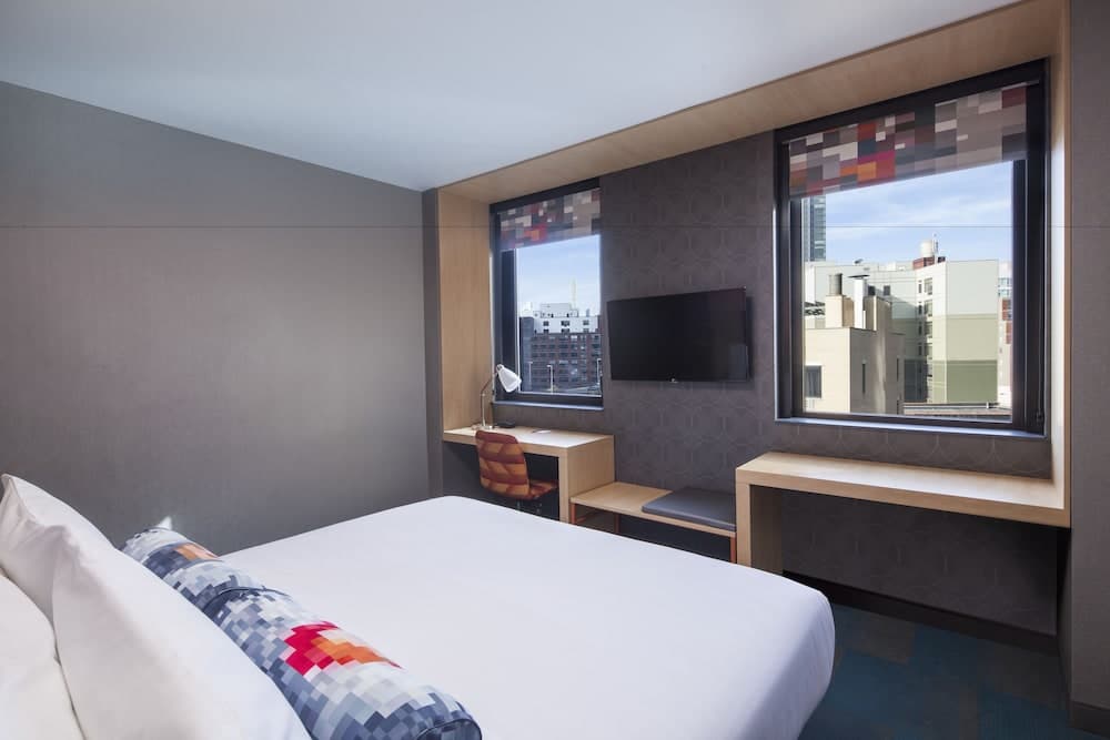 Aloft Long Island City - Manhattan View