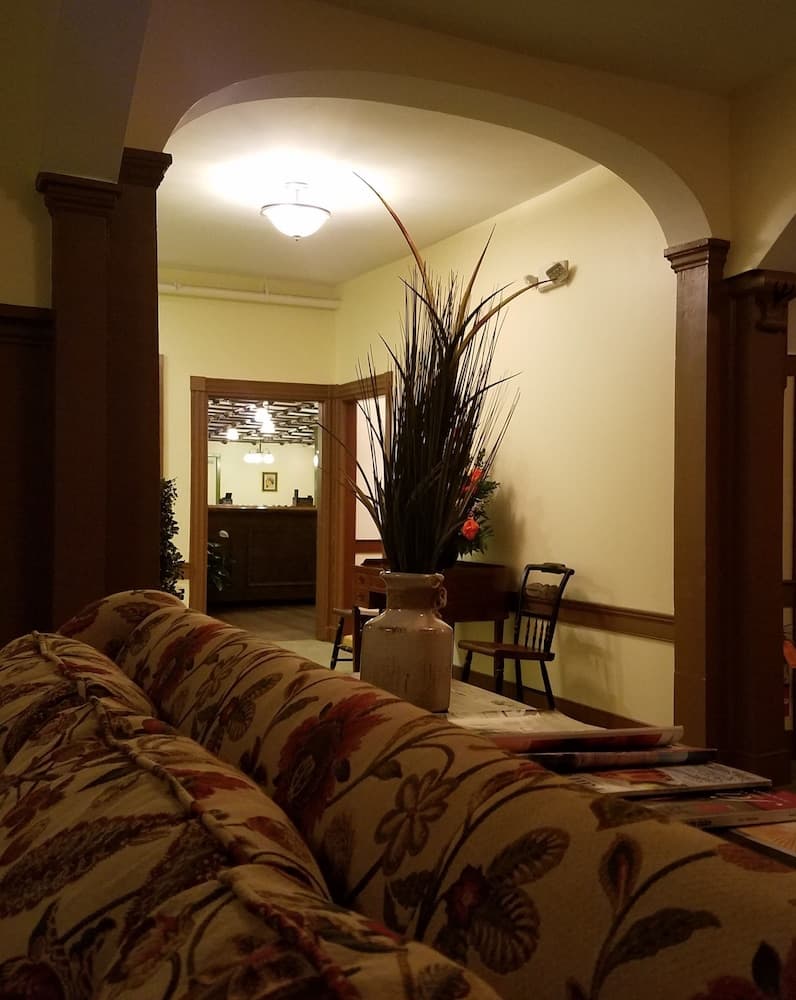 Washington Inn and Tavern