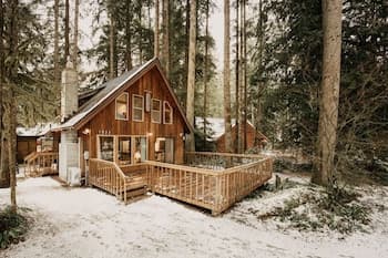 35sl - Air Conditioning - Pets Ok - Fireplace - Sleeps 6 3 Bedroom Home by RedAwning