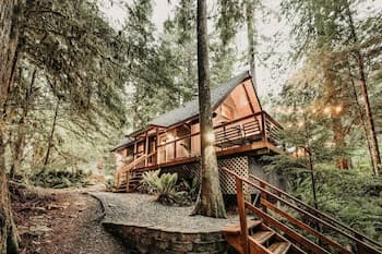 98sl - Hot Tub - Bbq - Pets Ok - Wifi - Sleeps 6 2 Bedroom Home by RedAwning