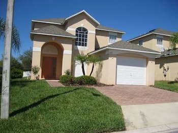 Gorgeous Home Close to Theme Parks