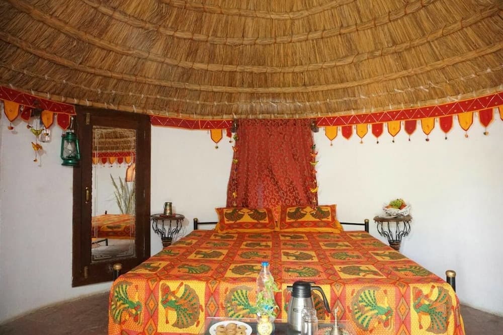 Umaid Safaris & Desert Lodge