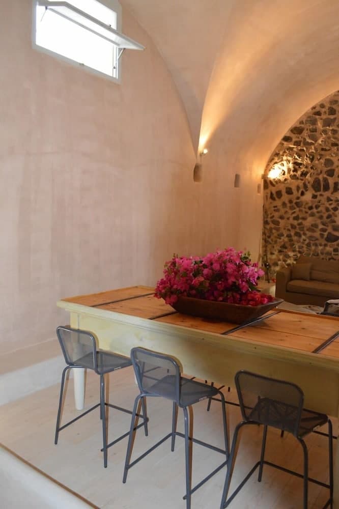 Pyrgos Old winery villa