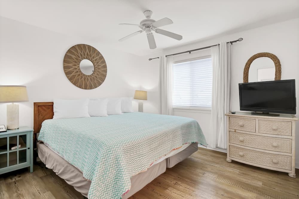 Sandpeddler Inn & Suites