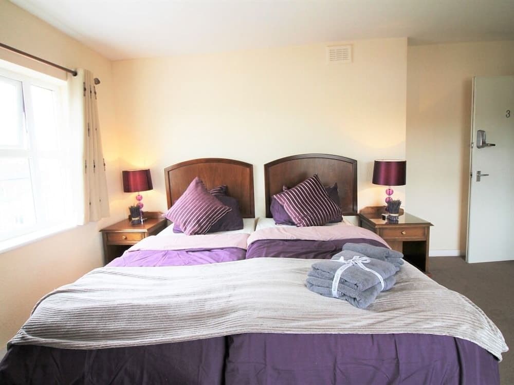 Summerfield Pub & Boutique Rooms