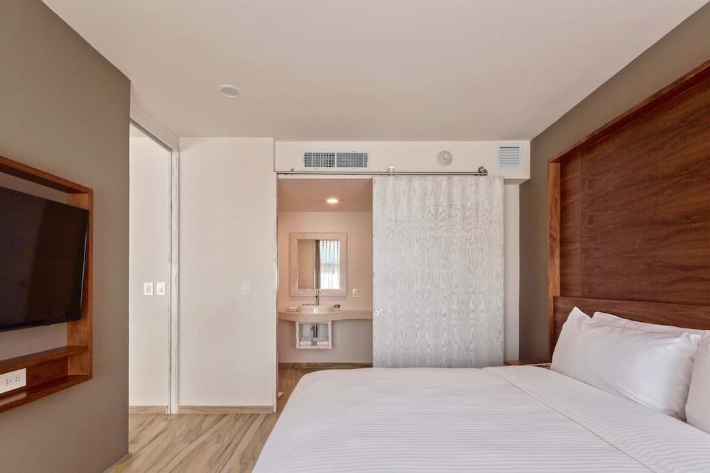 Newport House Playa Boutique Hotel