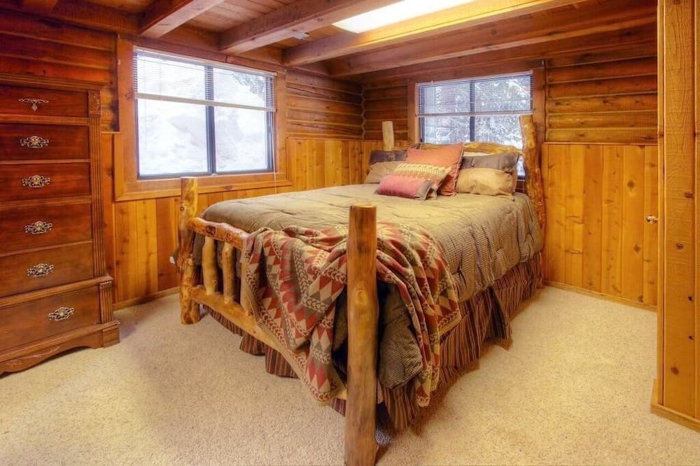 Log Cabin on the Stream