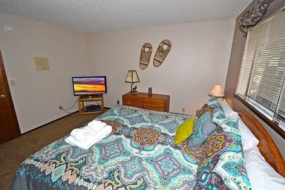 2085 Slalom Court 4 Bedroom Home by RedAwning