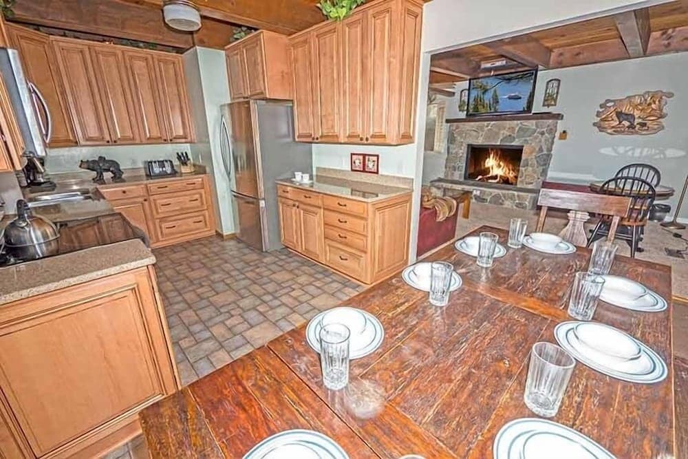 3542 Bobby Grey Circle 3 Bedroom Cabin by RedAwning