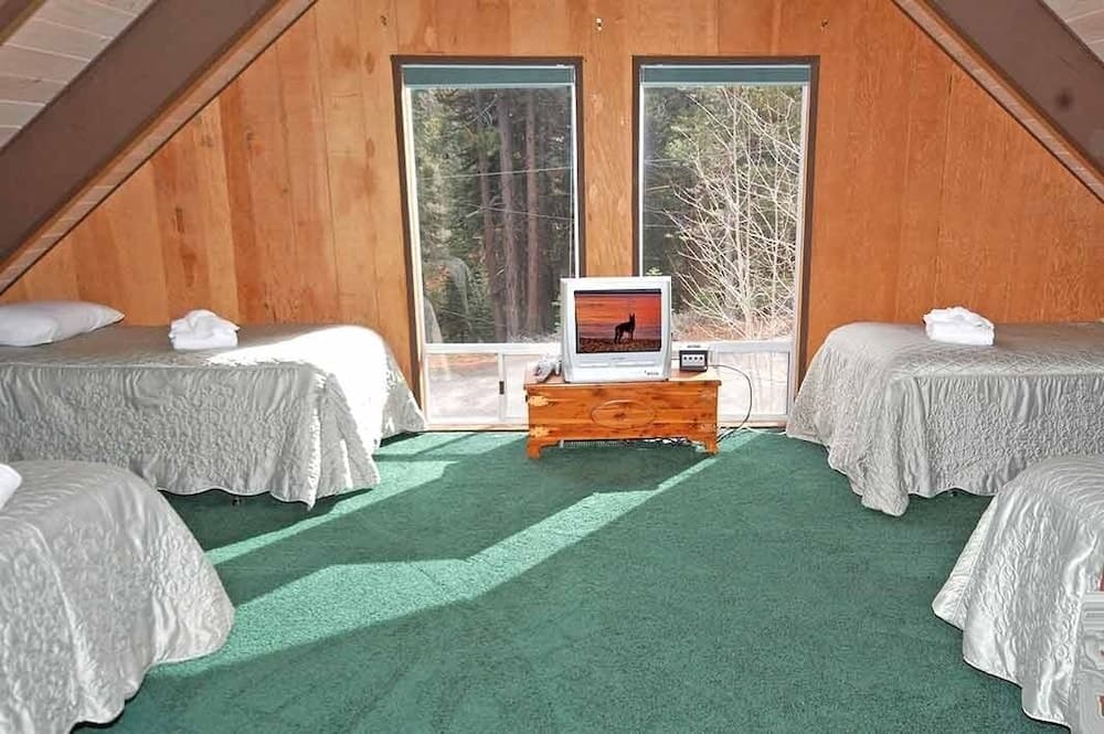 0665 Yucatan 3 Bedroom Cabin by RedAwning