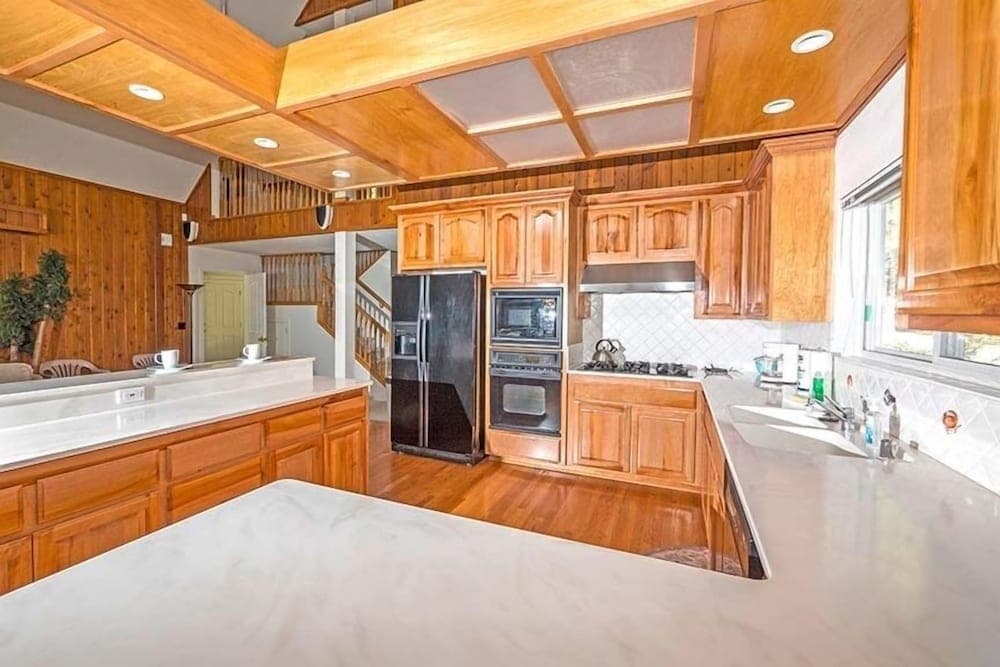 763 Wentworth Lane 3 Bedroom Home by RedAwning