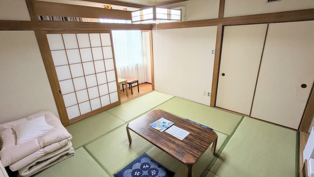 Hotel CROWN HILLS MIYOSHI