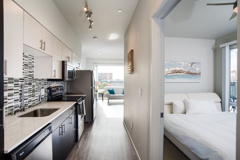 Pelicanstay in Stadium District