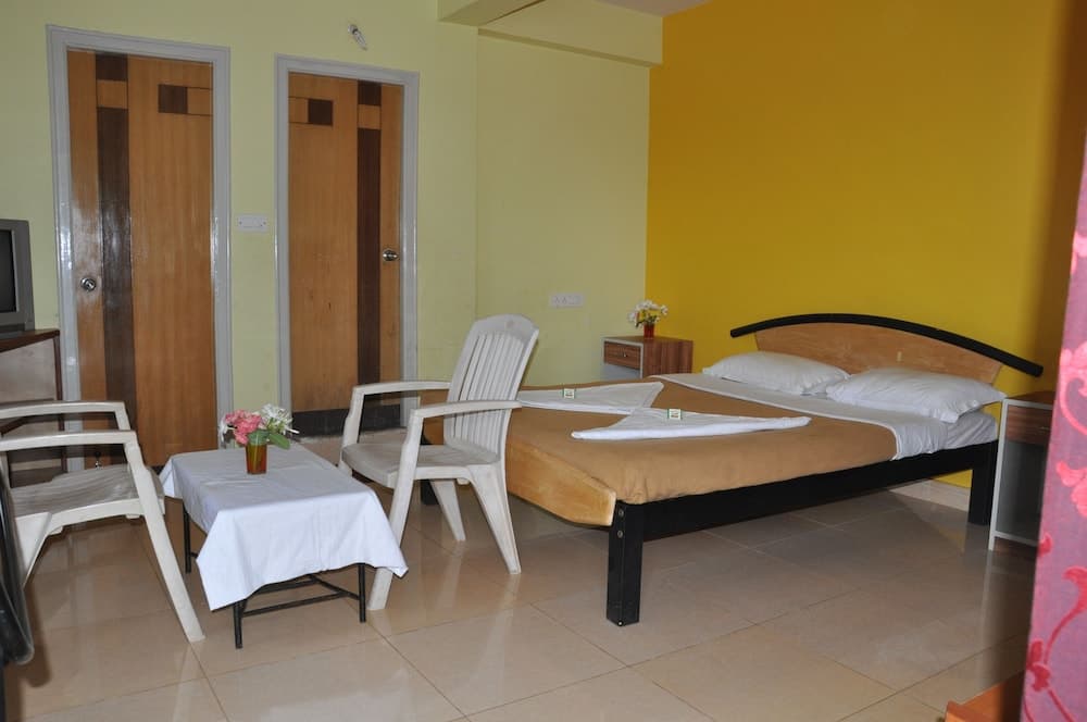 KSTDC Hotel Mayura Gaganachukki