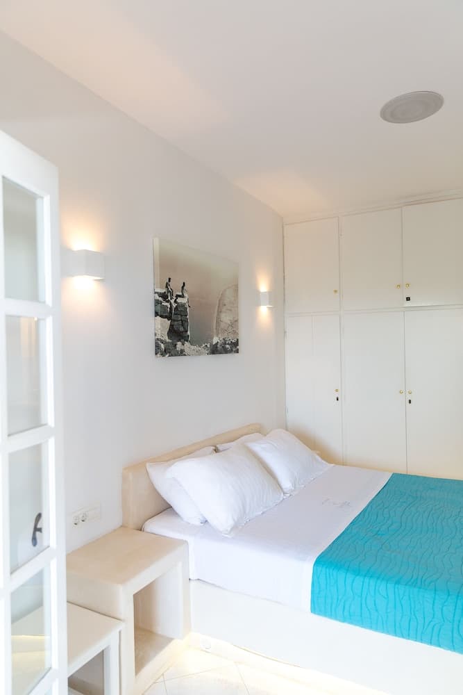 Acrothea Suites & Villas